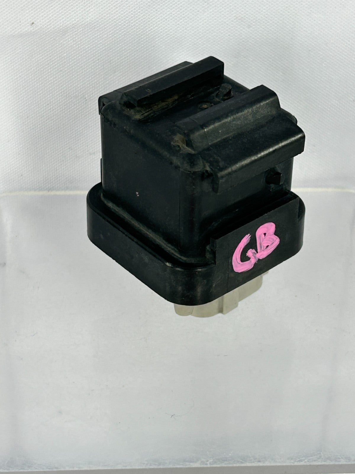 1998-2002 Toyota Land Cruiser Engine Bay Fuse Relay Module OEM 156700-0490