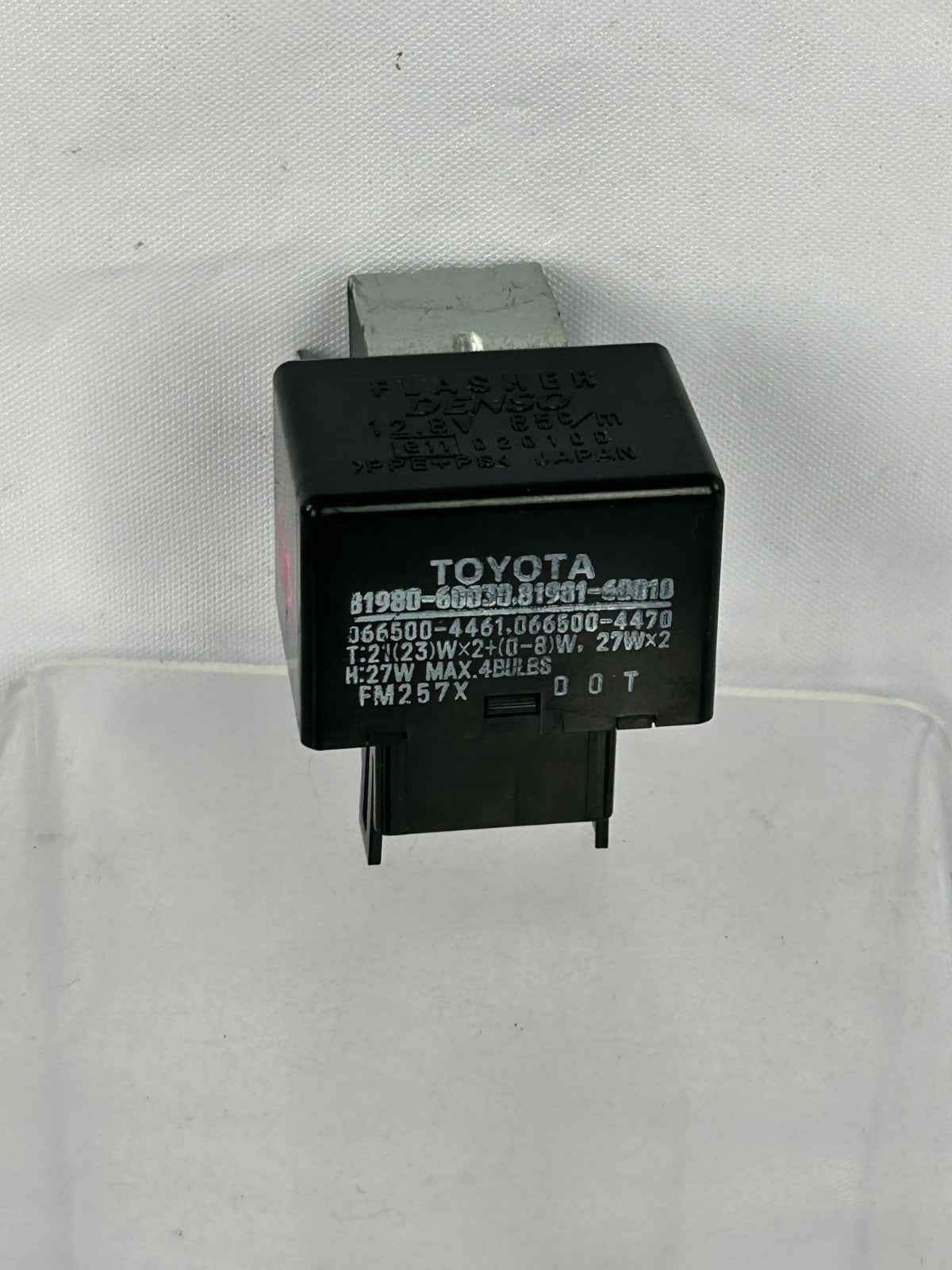 1998-2003 Toyota Land Cruiser Turn Signal Flasher Relay Module OEM 81980-60030