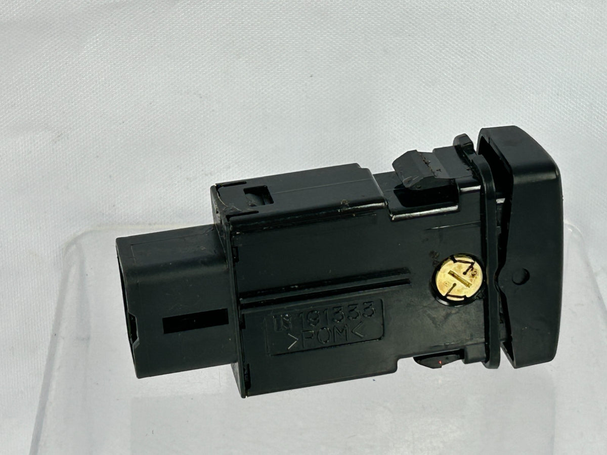 98-07 Toyota Land Cruiser Left Side Seat Heater Control Switch OEM 84751-60100