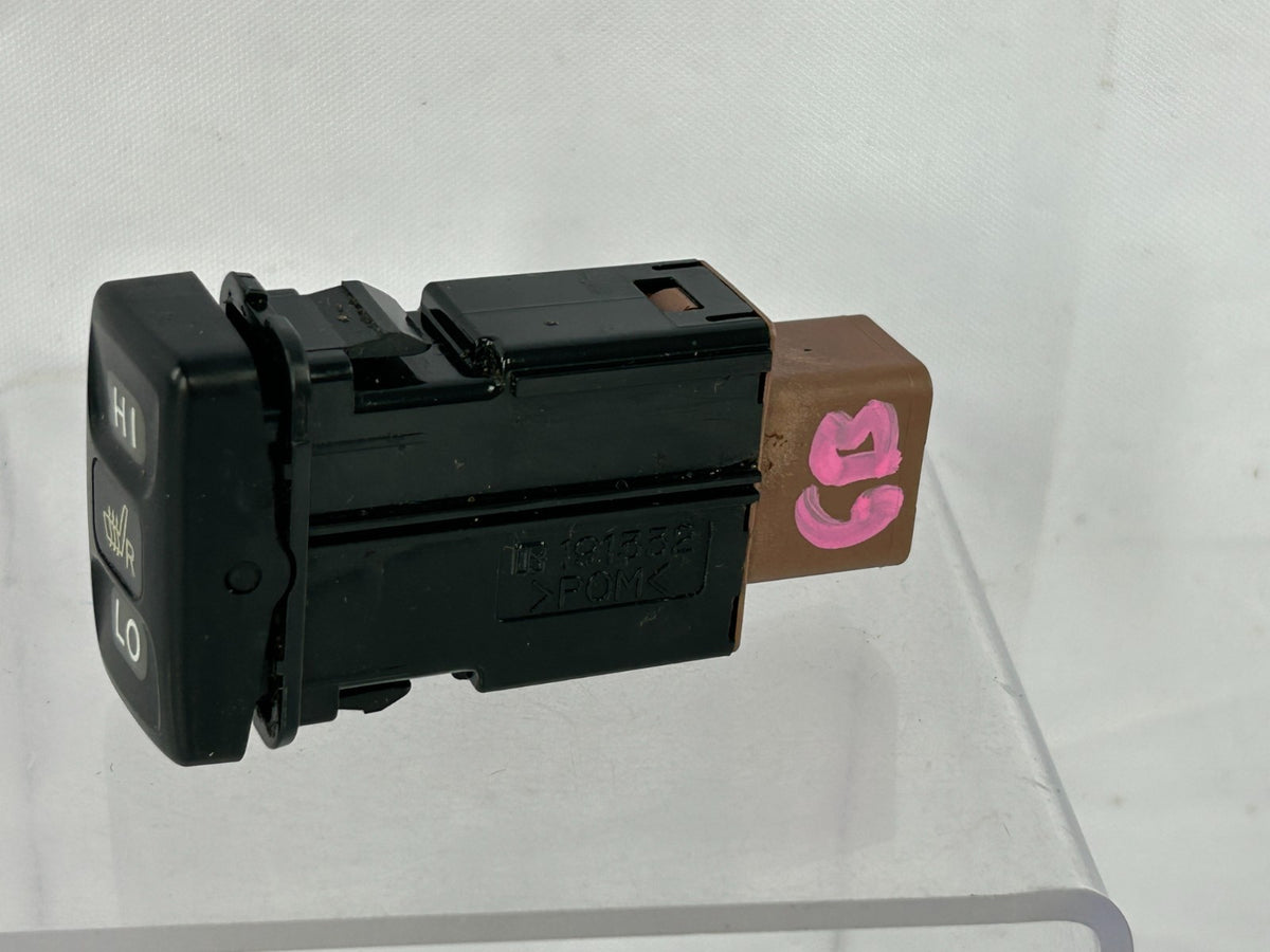 98-07 Toyota Land Cruiser Right Side Seat Heater Control Switch OEM 84751-60090