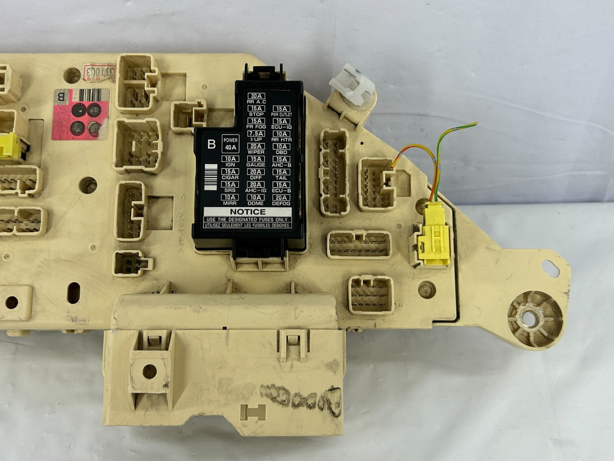 1998-2001 Toyota Land Cruiser Dash Left Junction Block Fuse Box OEM 82733-60040