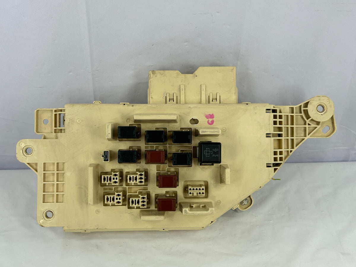 1998-2001 Toyota Land Cruiser Dash Left Junction Block Fuse Box OEM 82733-60040