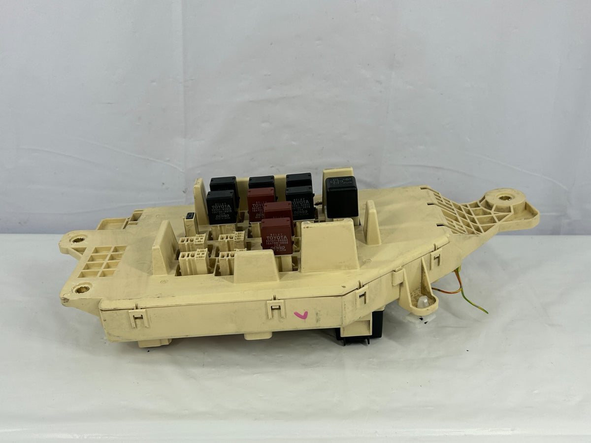 1998-2001 Toyota Land Cruiser Dash Left Junction Block Fuse Box OEM 82733-60040