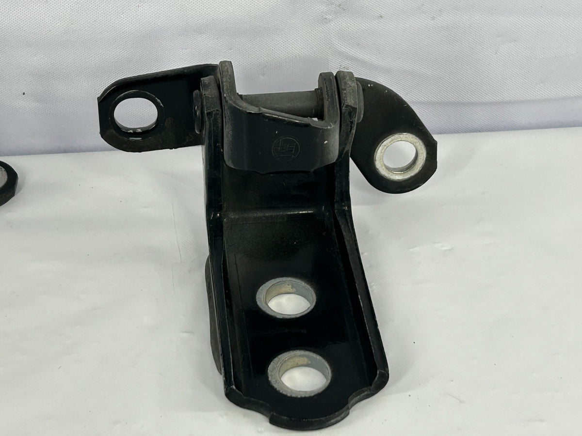 98-07 Toyota Land Cruiser Rear Left Upper & Lower Door Hinges OEM 68780-60030