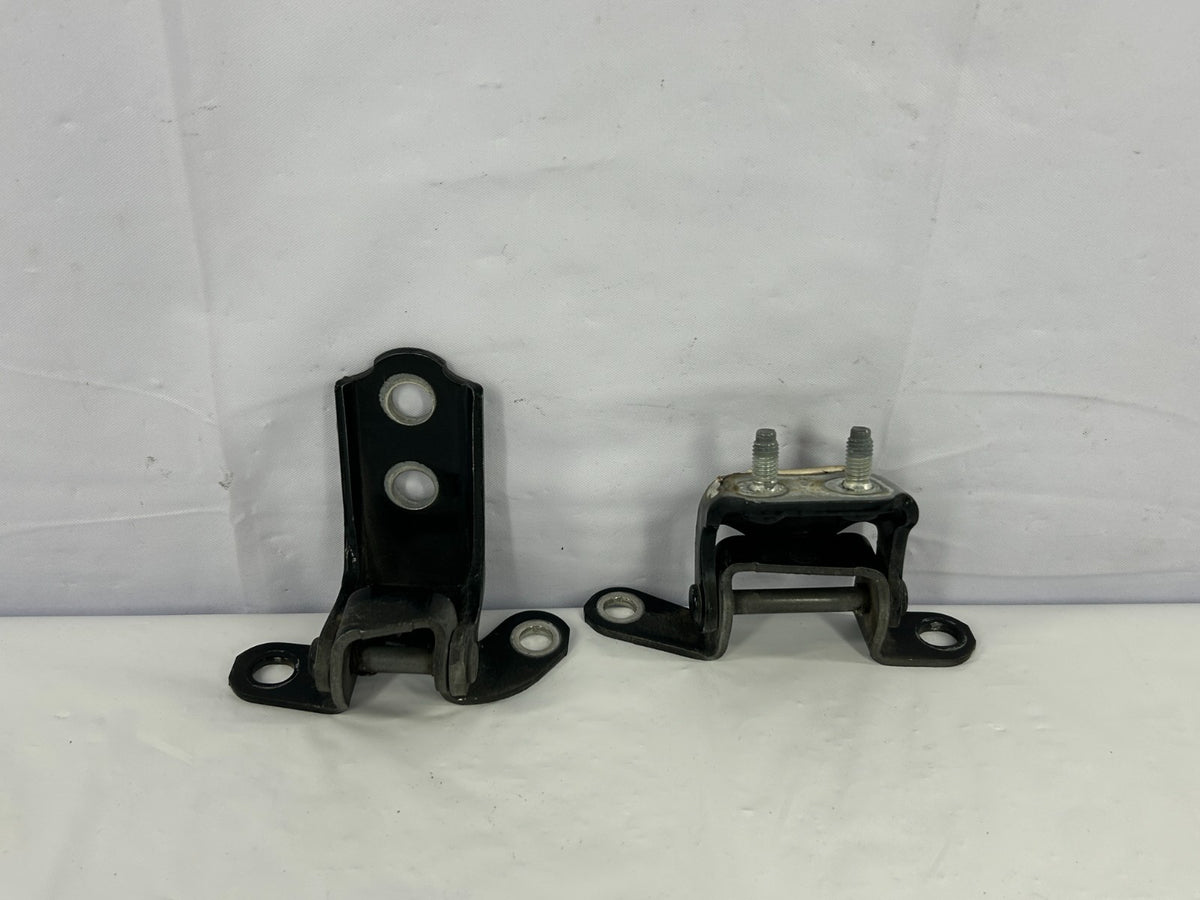 98-07 Toyota Land Cruiser Rear Right Upper & Lower Door Hinges OEM 68770-60030
