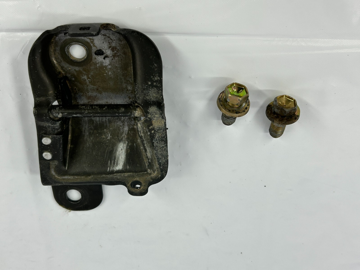 98-07 Toyota Land Cruiser 3rd Row Right Seat Lock Striker Cup OEM 78904-60090
