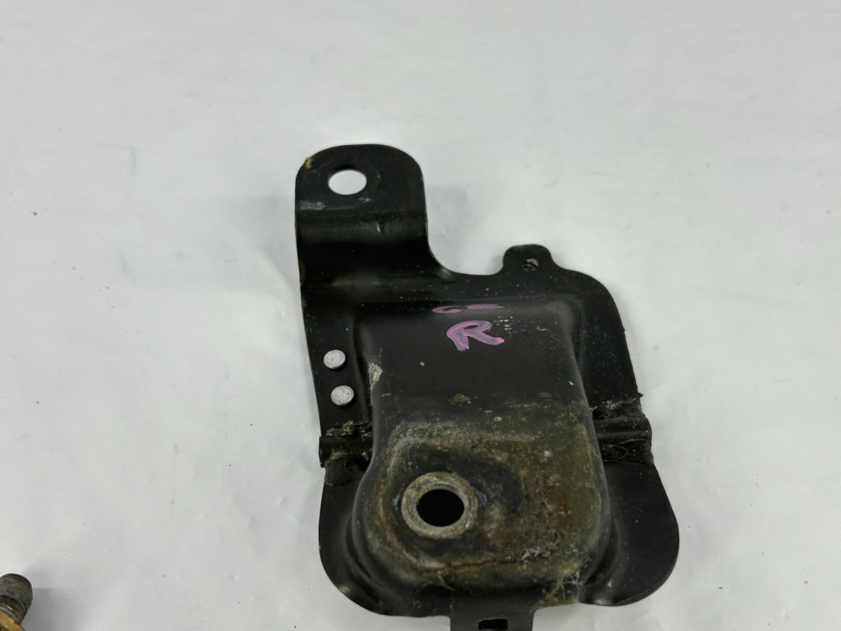 98-07 Toyota Land Cruiser 3rd Row Right Seat Lock Striker Cup OEM 78904-60090