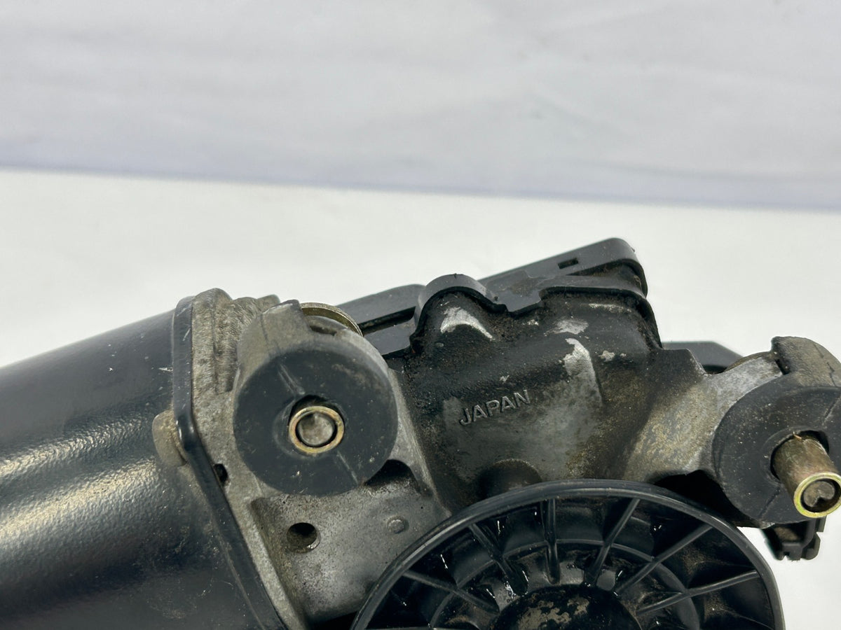 1999-2007 Toyota Land Cruiser Windshield Wiper Motor Assembly OEM 85110-60300