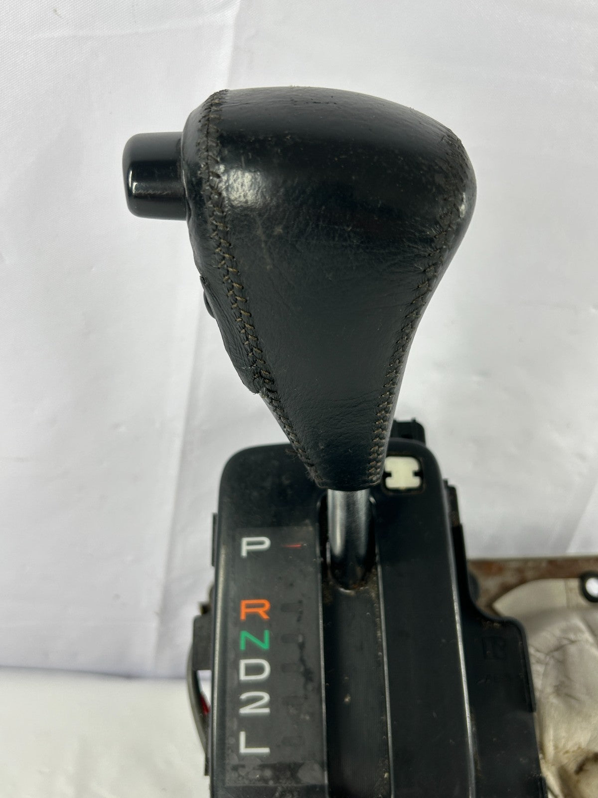 98-03 Toyota Land Cruiser Auto Transmission Shift Lever Assembly OEM 35921-60180