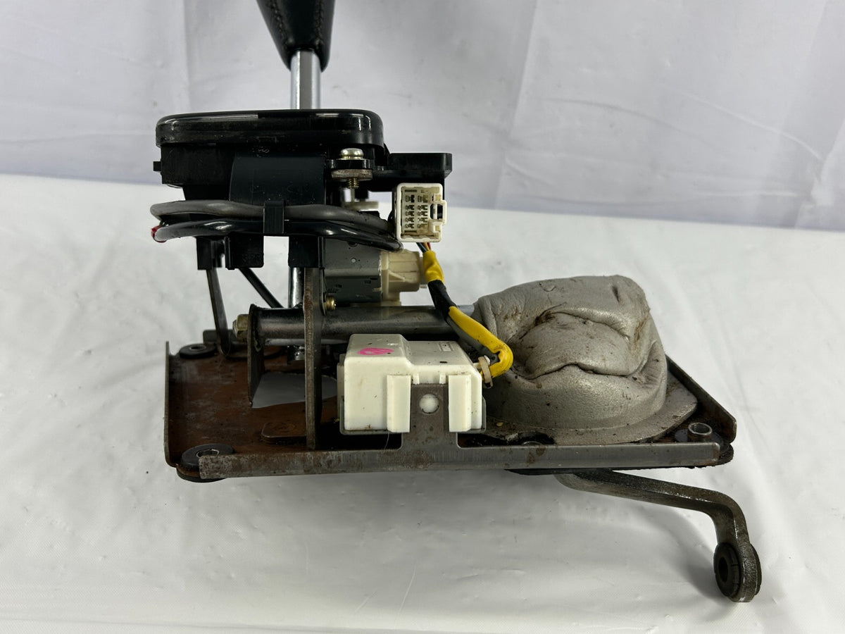 98-03 Toyota Land Cruiser Auto Transmission Shift Lever Assembly OEM 35921-60180