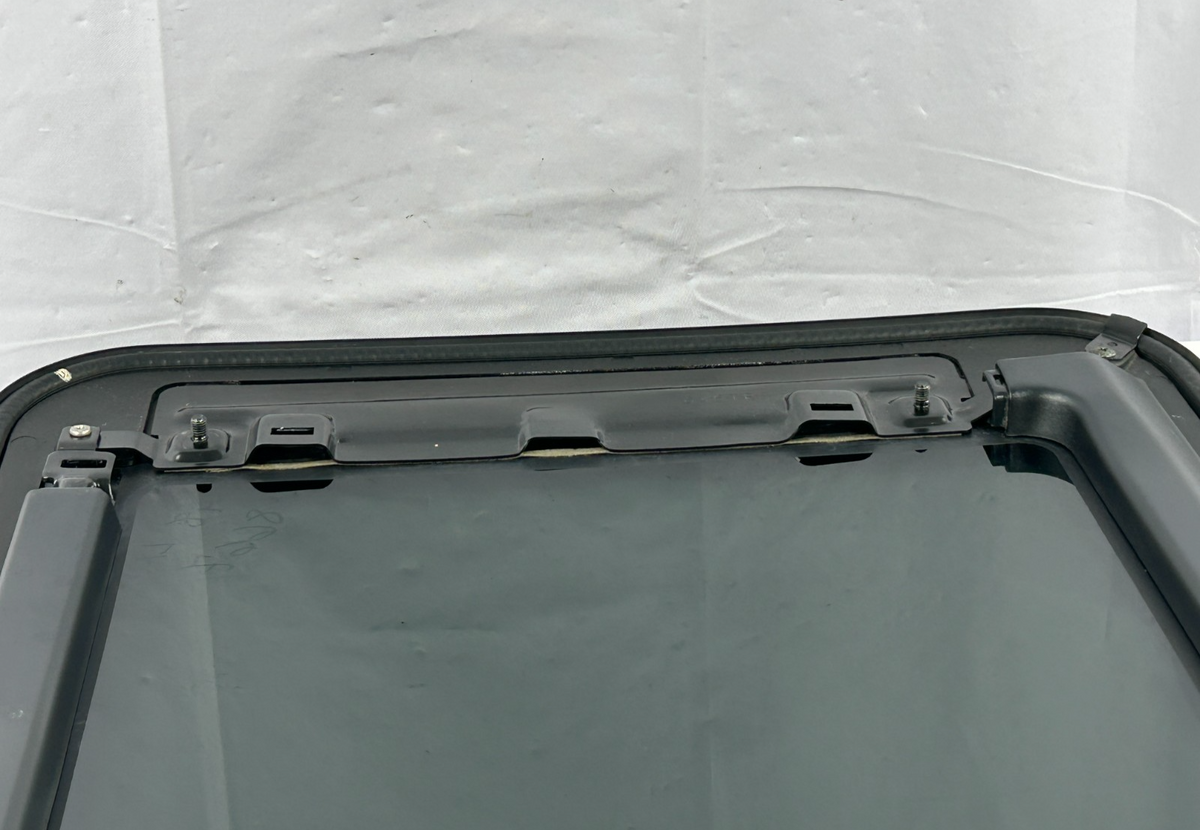 1998-2001 Lexus LX470 Sunroof Moonroof Roof Window Glass Panel OEM 63201-60063