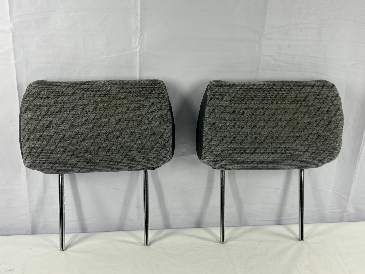 1996-1998 Toyota 4Runner Front Left Right Seat Headrest Pair OEM 71910-35250-B0