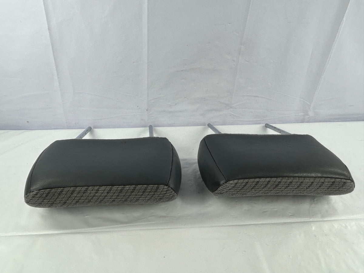 1996-1998 Toyota 4Runner Front Left Right Seat Headrest Pair OEM 71910-35250-B0