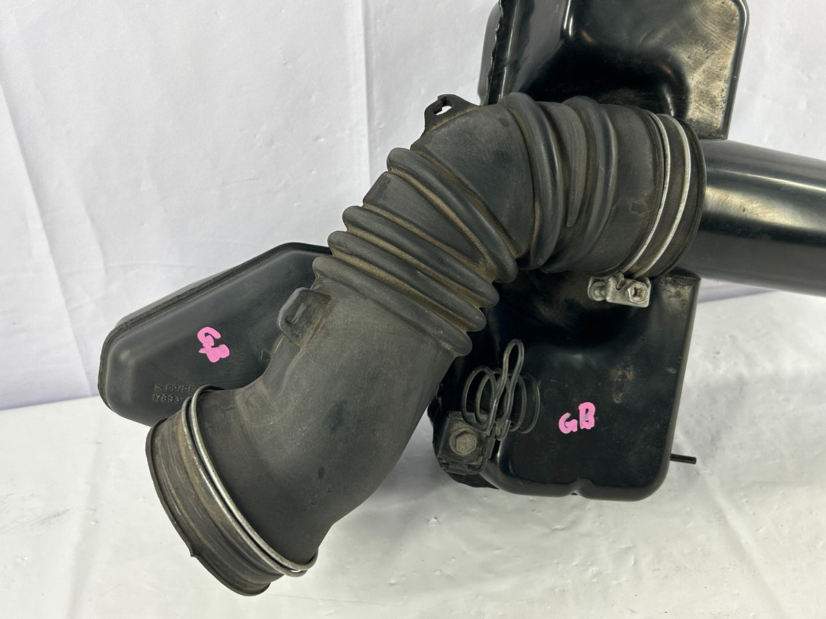 1996-2001 Toyota 4Runner Engine Air Intake Cleaner Resonator OEM 17880-0C010