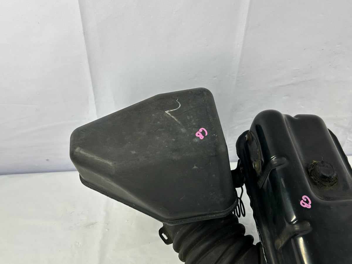 1996-2001 Toyota 4Runner Engine Air Intake Cleaner Resonator OEM 17880-0C010