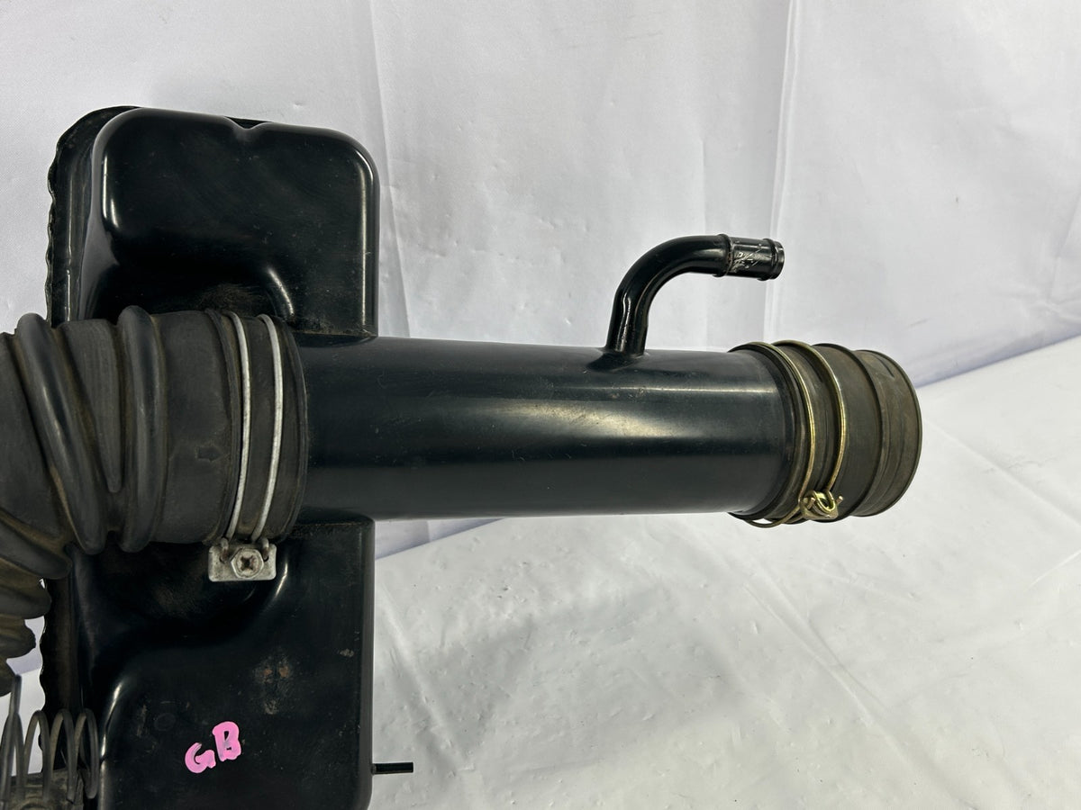 1996-2001 Toyota 4Runner Engine Air Intake Cleaner Resonator OEM 17880-0C010