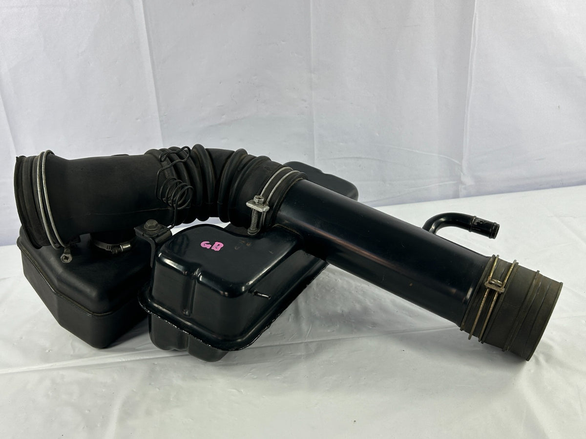 1996-2001 Toyota 4Runner Engine Air Intake Cleaner Resonator OEM 17880-0C010