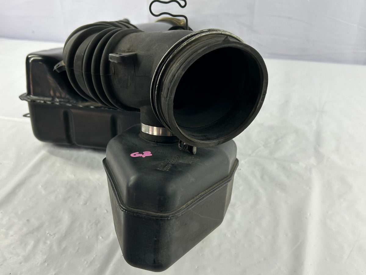 1996-2001 Toyota 4Runner Engine Air Intake Cleaner Resonator OEM 17880-0C010