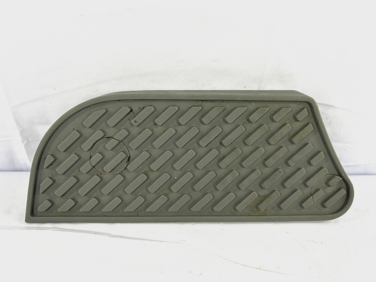 2002-2007 Lexus LX470 Rear RH Right Floor Mat Plate Gray OEM 58625-60020